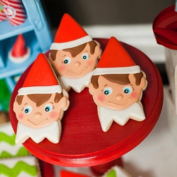 WILTON Elf On The Shelf 12 Nonstick Cavity Christmas Cookie Holiday Baking Pan - Picture 8 of 16